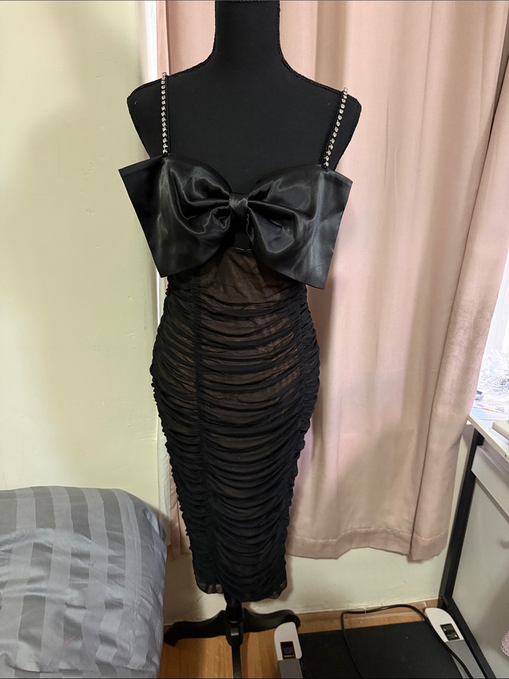 ✔️Fashion Nova Black Ruched Midi Dress with Satin Bow